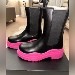 Azalea Wang Fuchsia Chelsea Boots Size 8